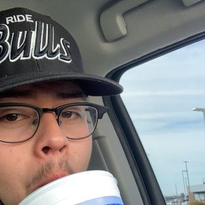 Meet your Posher, Luis